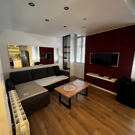 Superbe Duplex Climatisee * Nîmes